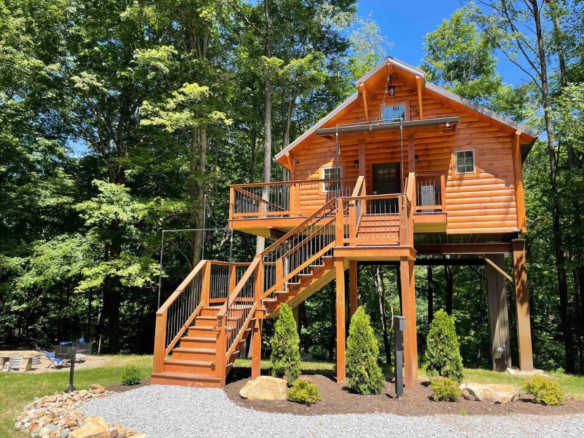 Cricket Hill Treehouse B By Amish Country Lodging Милърсбърг Екстериор снимка