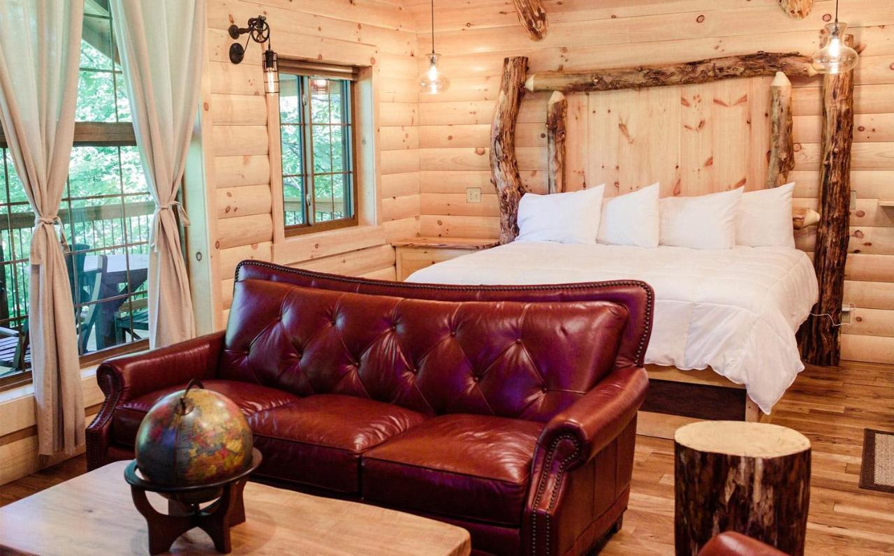 Cricket Hill Treehouse B By Amish Country Lodging Милърсбърг Екстериор снимка