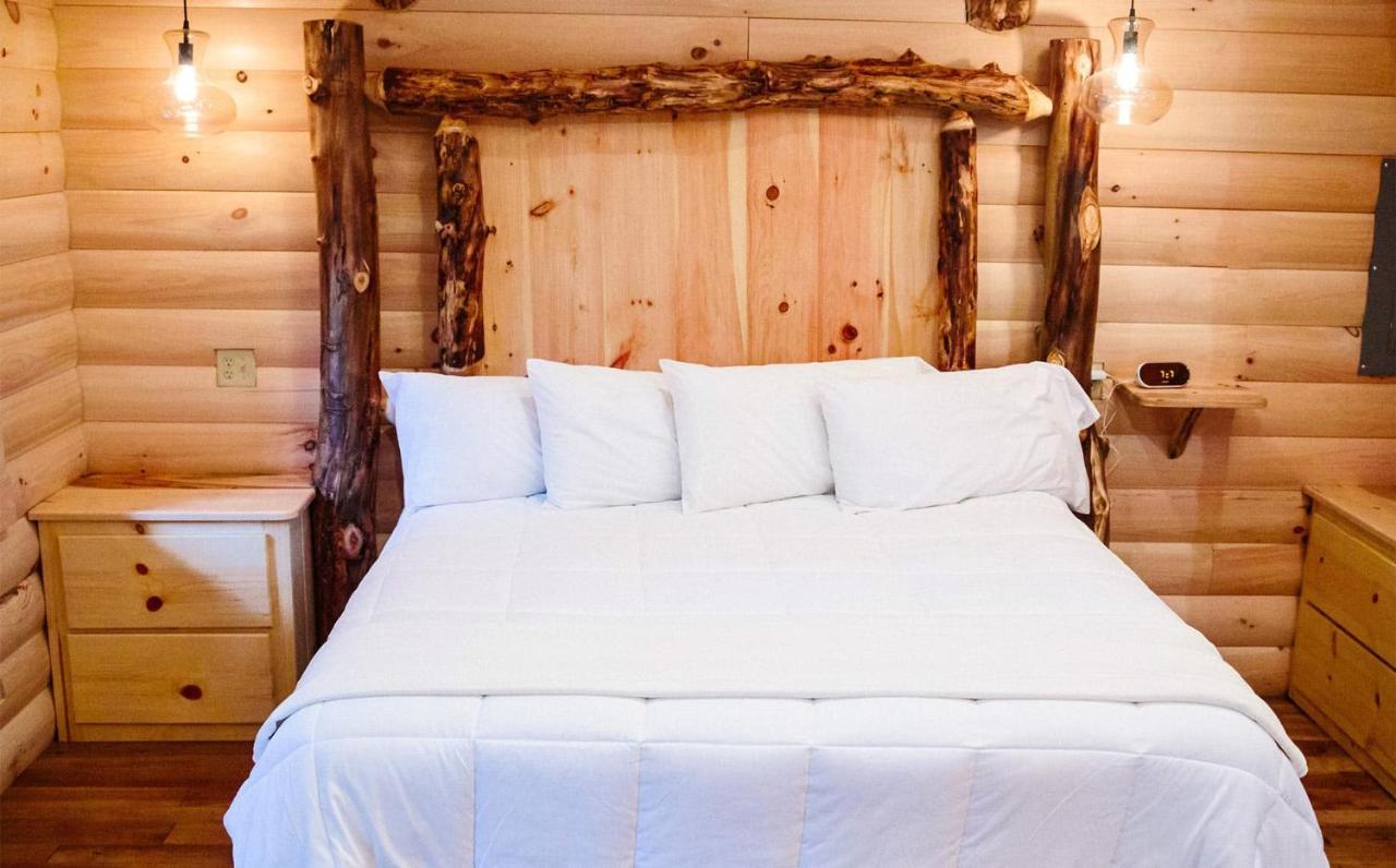 Cricket Hill Treehouse B By Amish Country Lodging Милърсбърг Екстериор снимка